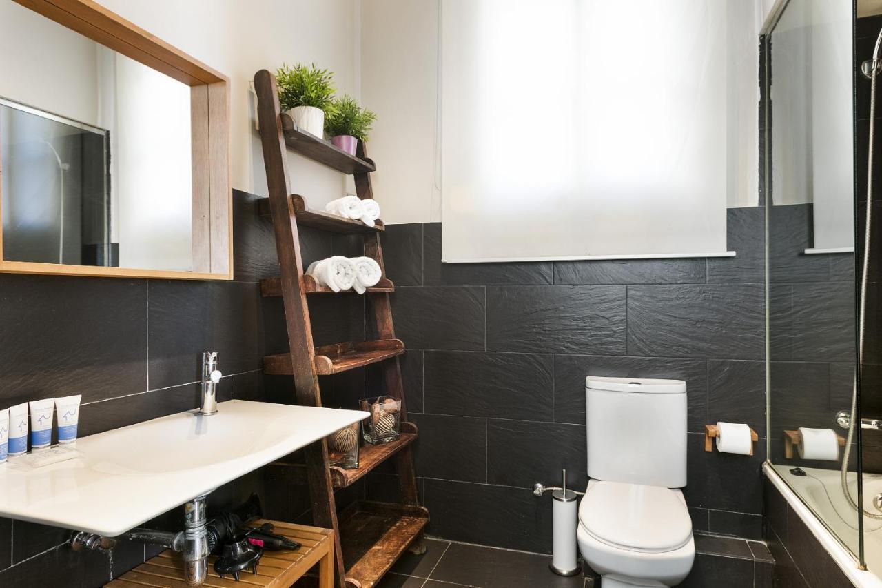 Ola Living Gaudi Apartment Barcelona Bagian luar foto